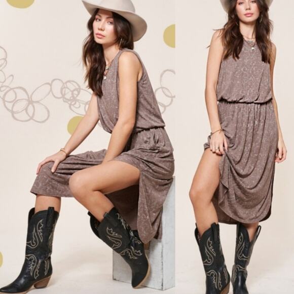 NWT Casual Lightweight Side Slit Dress w/ Pockets MOCHA Size: Small - Picture 2 of 8